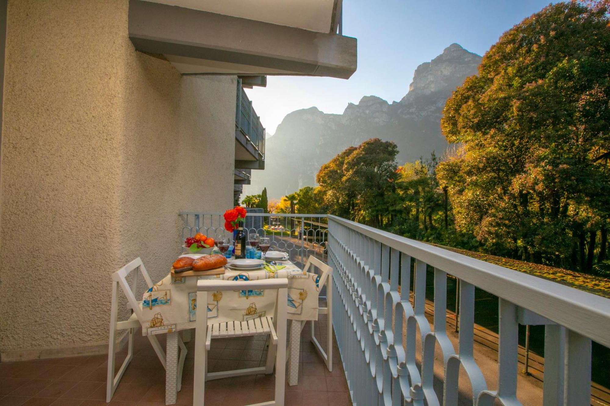 Residenza Lago D'Argento - Happy Rentals Riva del Garda Ngoại thất bức ảnh